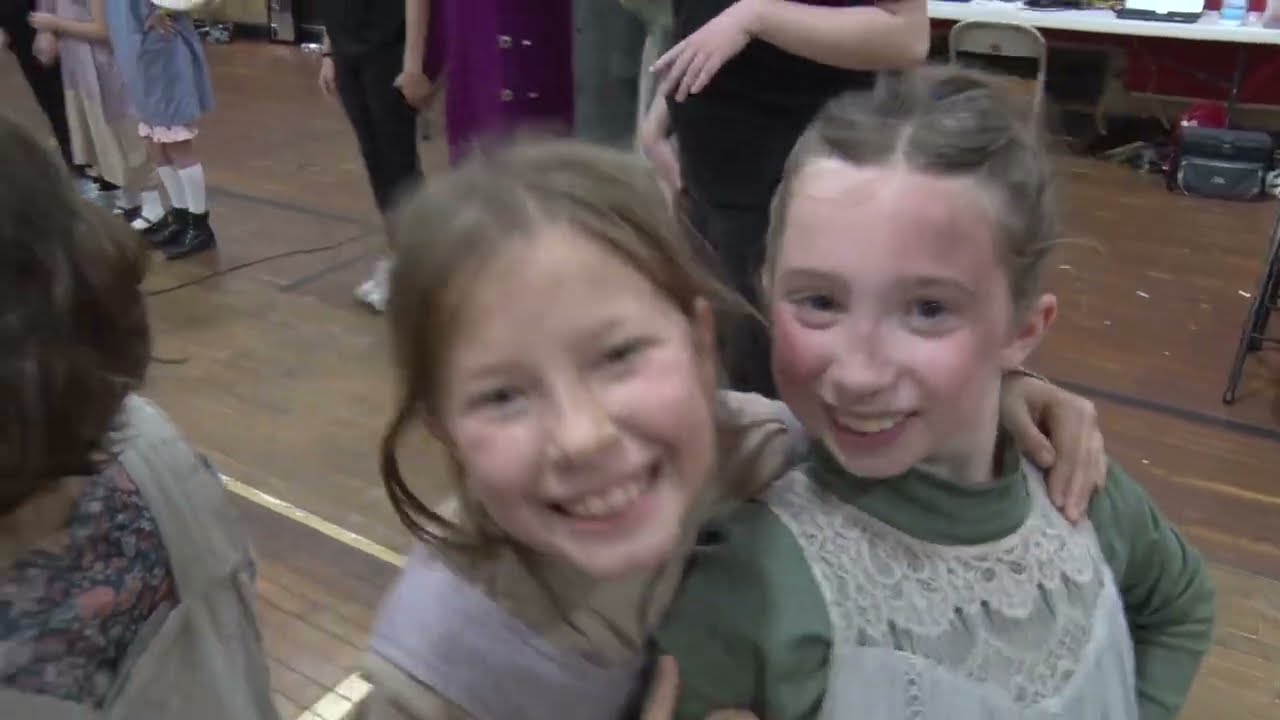 Newtown Stage Company - Backstage at Annie!