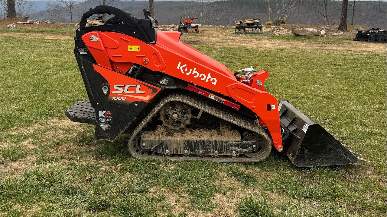 Kubota SCL1000 mini skid steer 