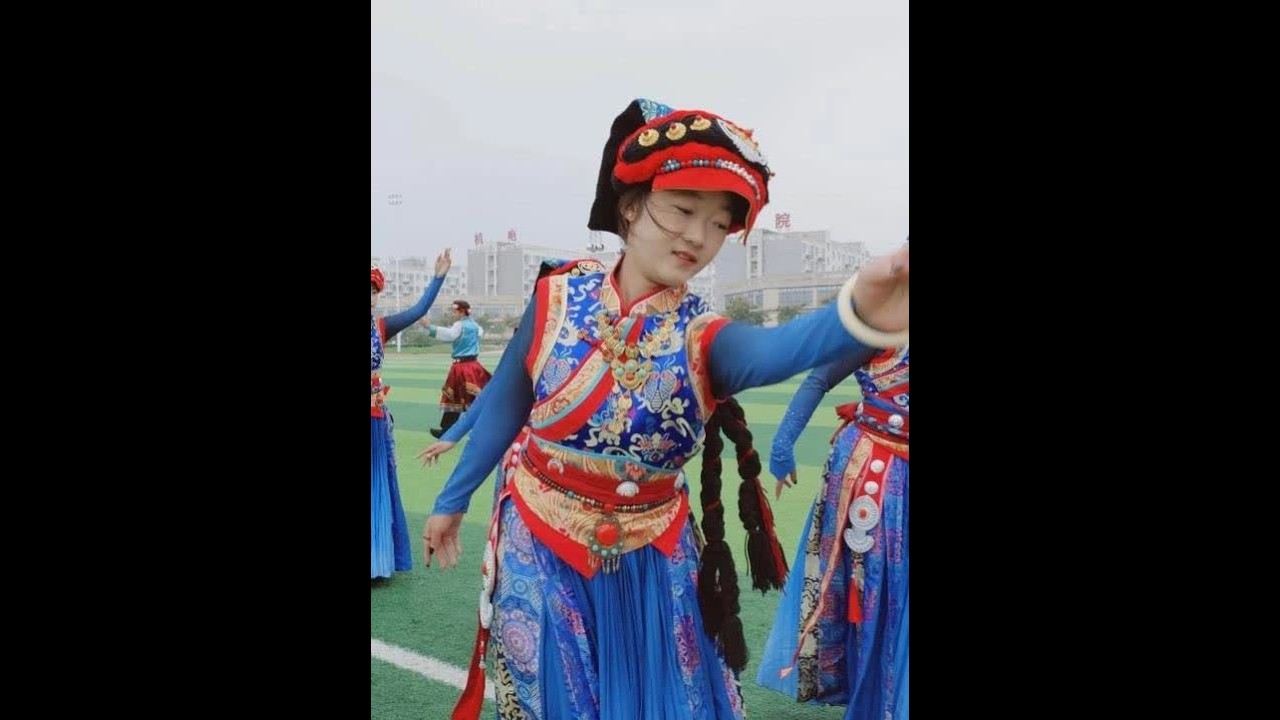 #校园生活 让我们一起感受一下藏族同学的活力与朝气吧~#校园生活  #青春扬帆新时代  #民族传统体育运动会 @陕西教育融媒体中心 @中国大学生在线 @抖音校园