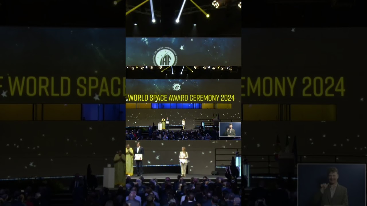 🌎 space award goes to ISRO 🇮🇳🇮🇳proud Indians!