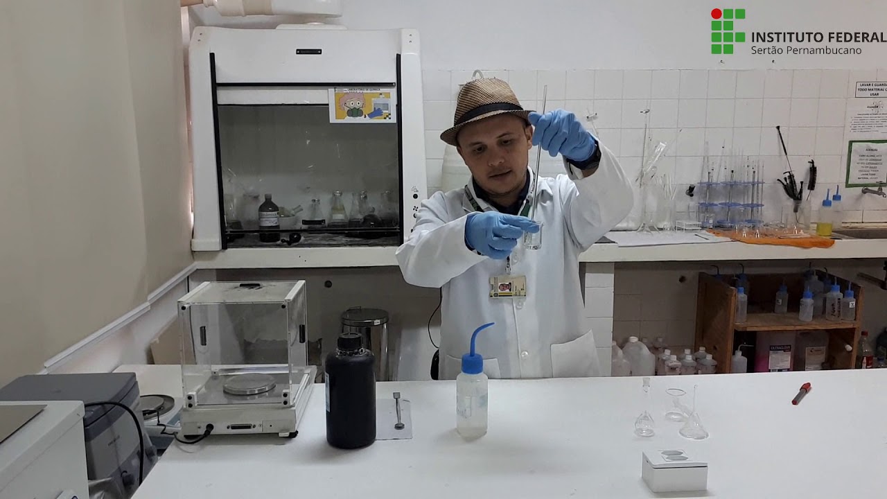 Preparo de solução de NaOH a 0,1 M