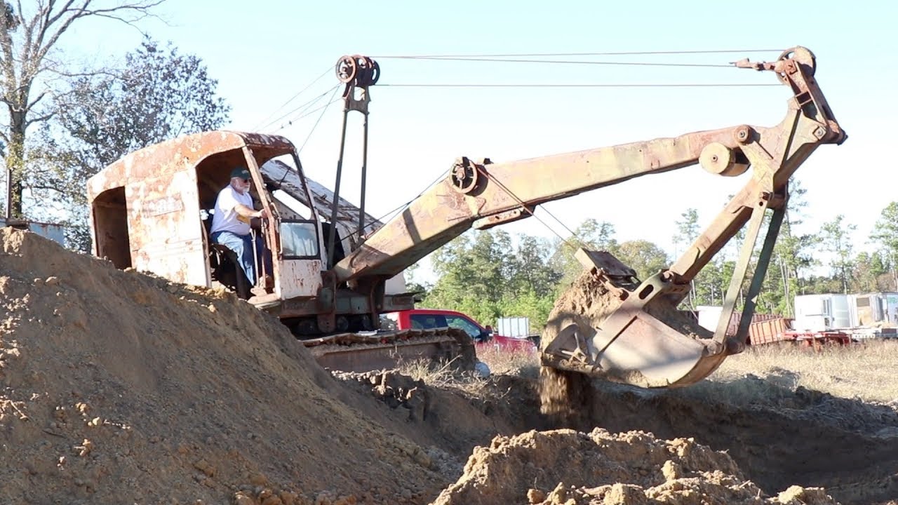 Moving Dirt With 1940s Cable Operated Bucyrus-Erie 15-B Crane - Classic Construction At Work!