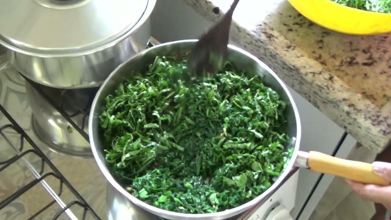 FOLHA DE ABÓBORA COMIDA DÁ ROÇA