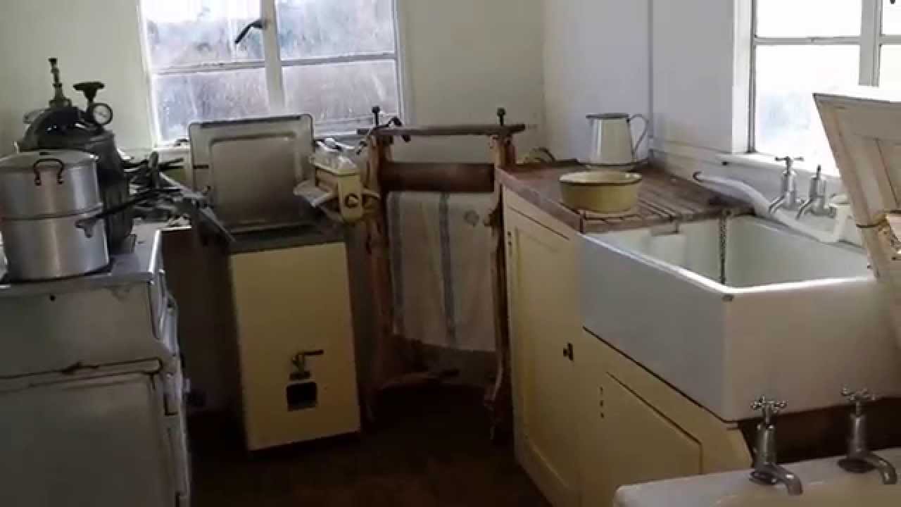 World War 2 : Typical Wartime Cottage.