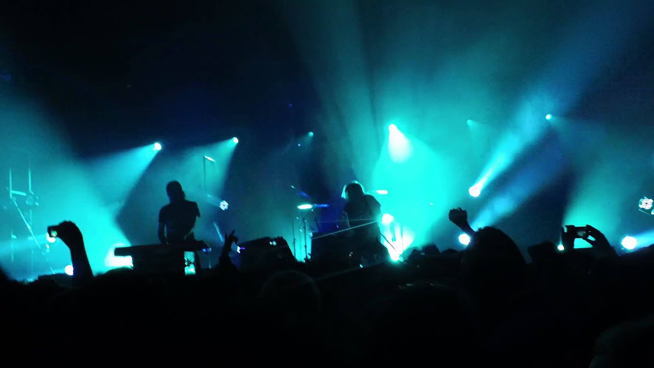 Crystal Castles - Sad Eyes @Teatro Estudio Cavaret, Zapopan 2013