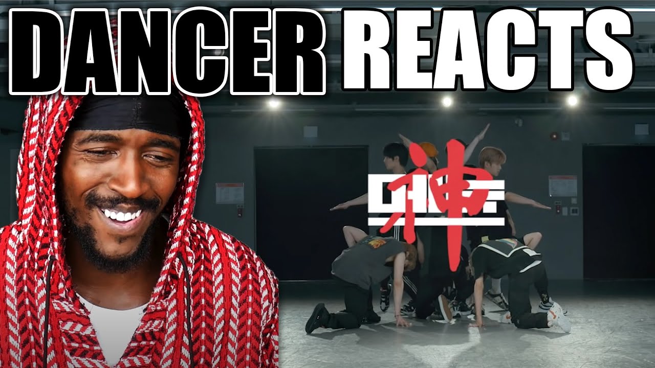 PROFESSIONAL DANCER REACTS TO Stray Kids 