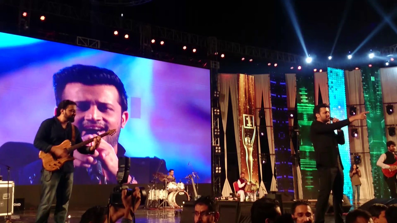 Tu Jane Naa/Sajna Tere Bina - Atif Aslam Live at 20th Axact/BOL Team Meet 2017
