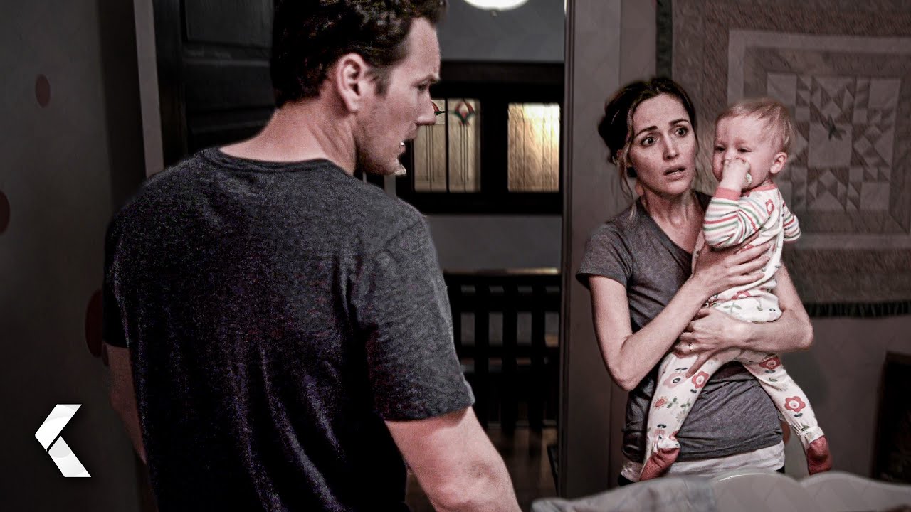 Someone is Behind the Baby Scene - Insidious (2011)