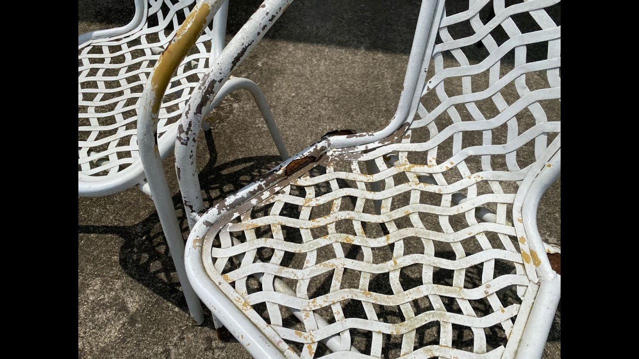 How to Restore Rusty Outdoor Furniture || Making a Super Easy Cushion Cover