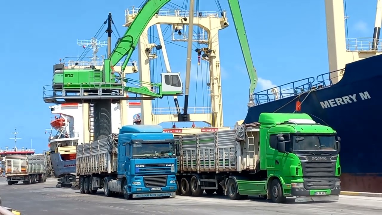 Rusya'dan T&uuml;rkiye'ye Gelen Buğdayın Limanda İndirilmesi!