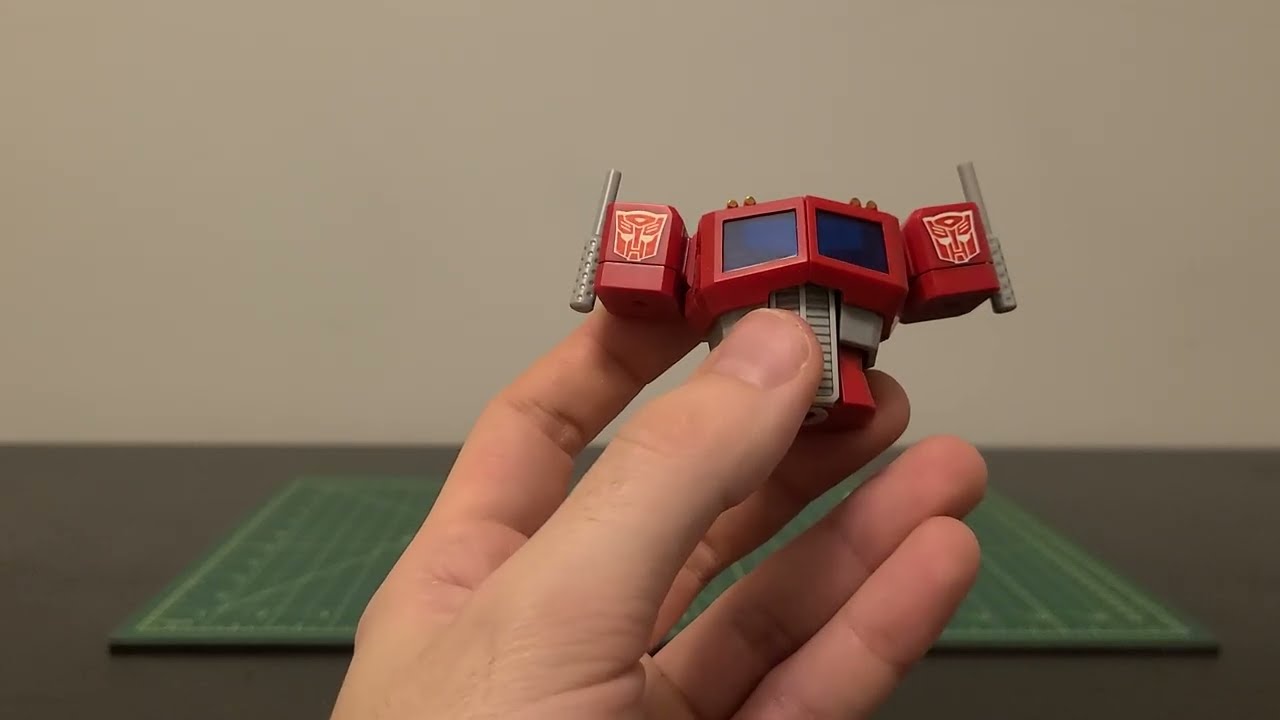 Optimus Prime model kit review part 2: Individual Parts