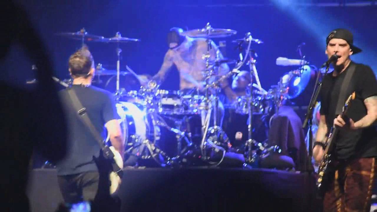 Blink 182 w/ Matt Skiba 