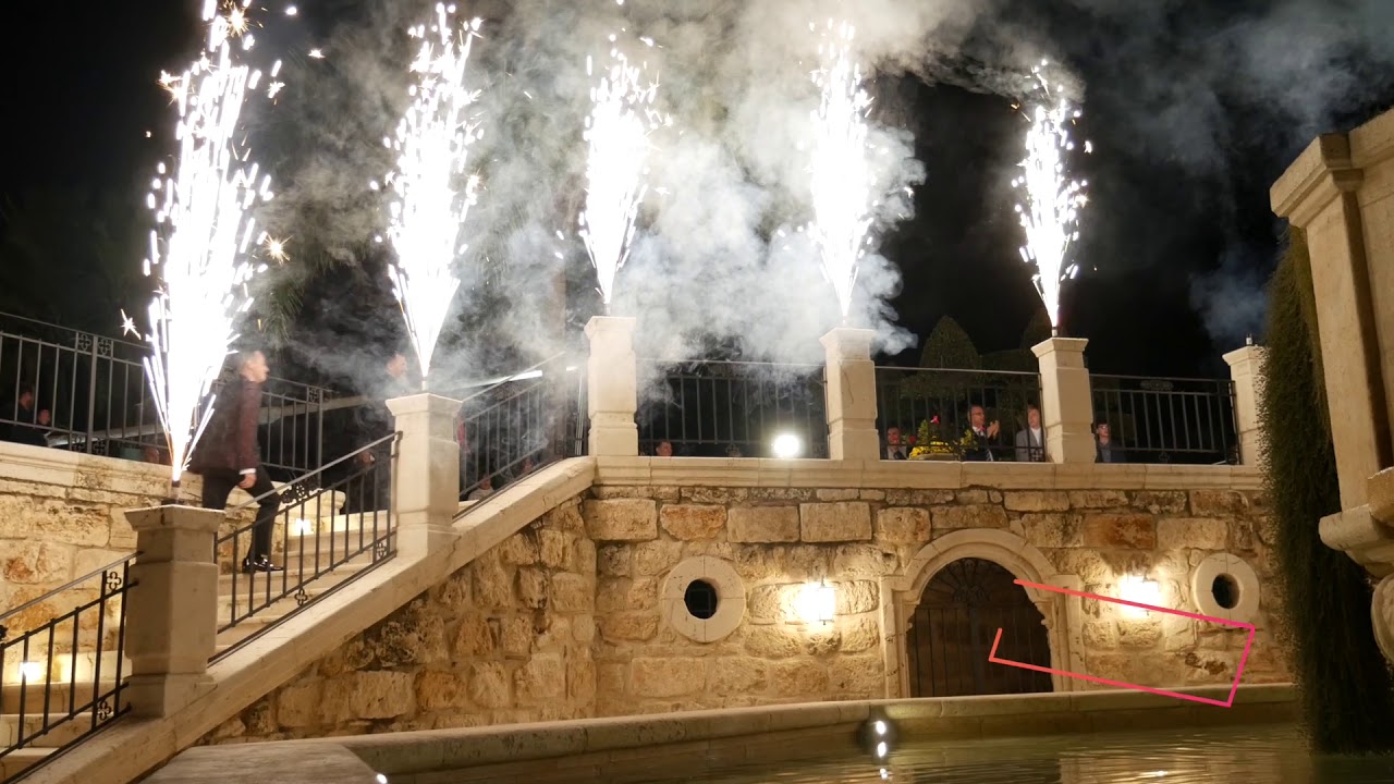 ingresso super per gli sposi al casale degli aranci calatafimi/segesta fontane luminose iceinthepool