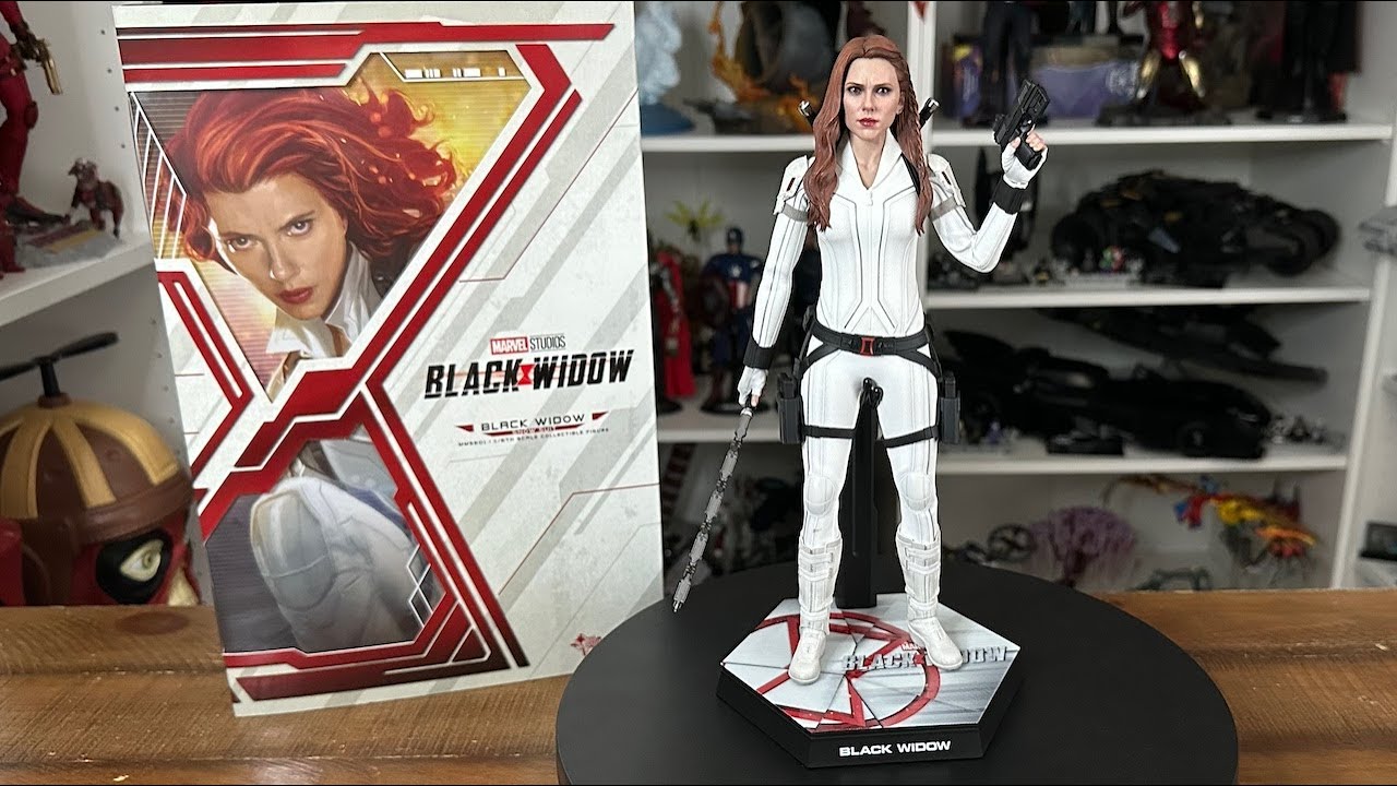 UNBOXING HOT TOYS BLACK WIDOW SNOW SUIT FROM BLACK WIDOW MARVEL 1/6th SCALE COLLECTIBLE FIGURE