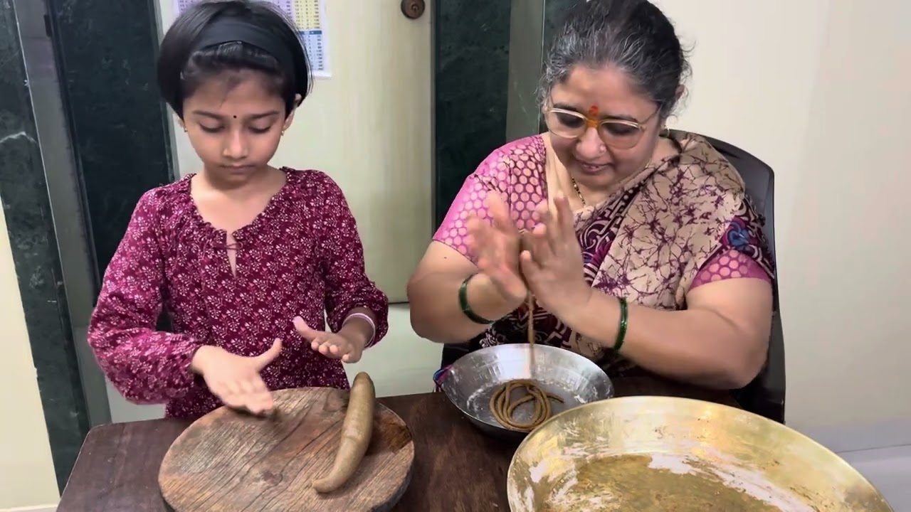 #आपल्या जुन्नर स्पेशल हूलग्याची शेंगोळी/कुळीत रेसिपी /shengoli recipe/😋😋