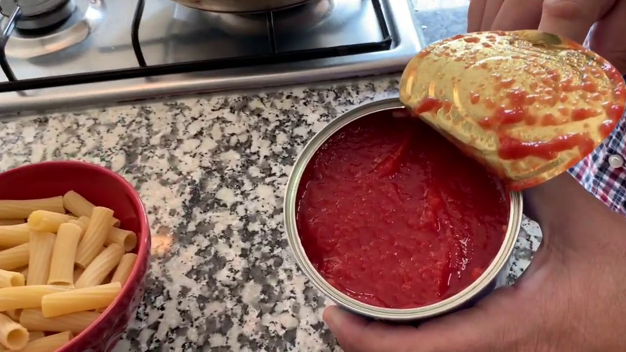 Albóndigas con tomate y macarrones
