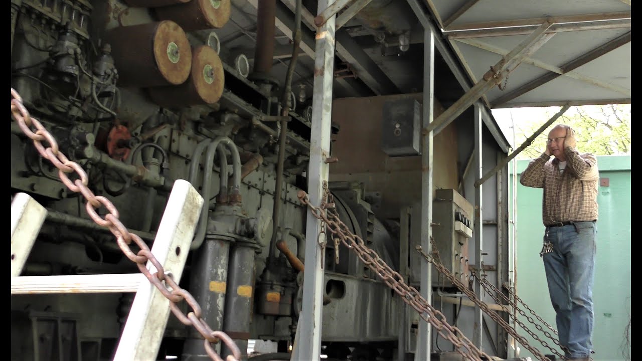 Crossley E6 2 Stroke at the Anson Engine Museum