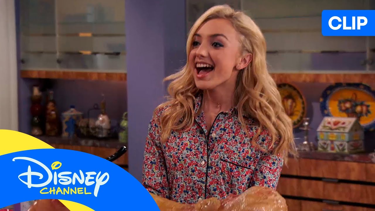 JESSIE: &iquest;Mascota o SCOBY? 😱 | @disneychannelES