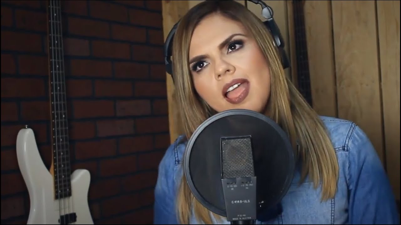 Enamorada y herida / Sin &eacute;l / Sola con mi soledad (Medley Marisela) - Perla Ross