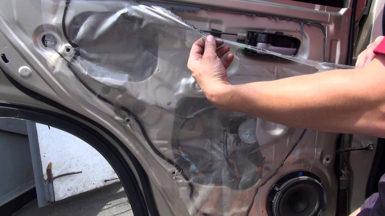 Разборка двери на Susuki Grand Vitara