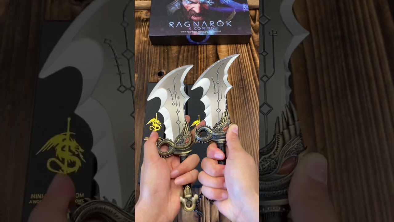 Unboxing God of War Mini Weapons #godofwar #unboxing#kratos      #bladesofchaos #gamingcollectibles