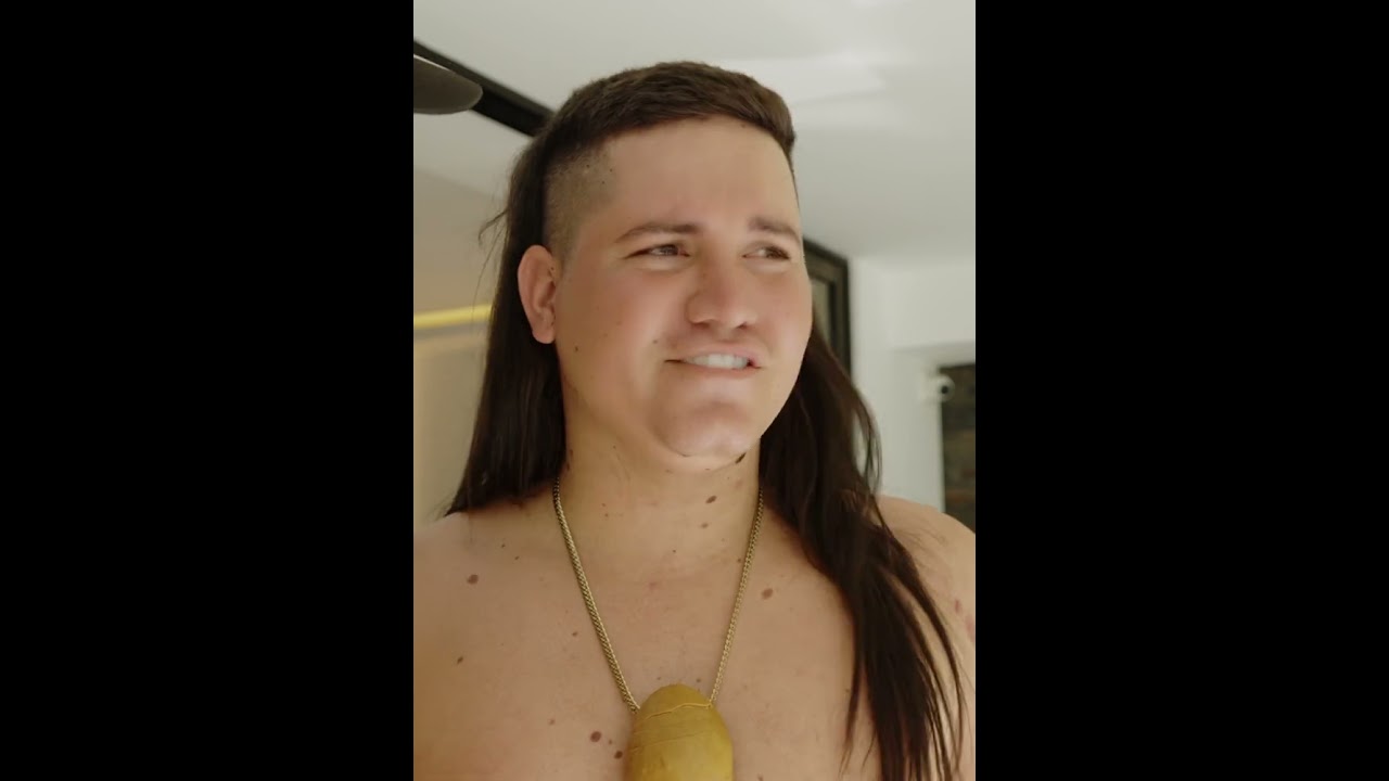 Sisisi le muestra su casa al zarco 😂