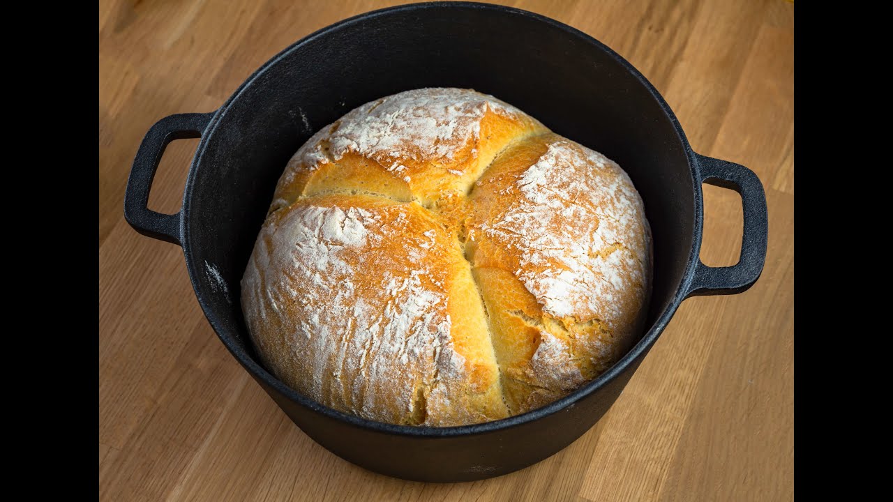 Weißbrot im Gusseisen Topf