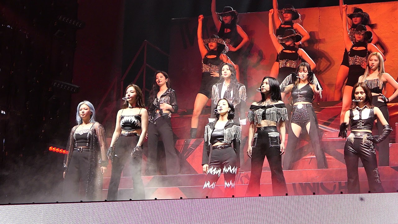 TWICE (트와이스) - SHOT CLOCK | 220215 World Tour 'III' in LA