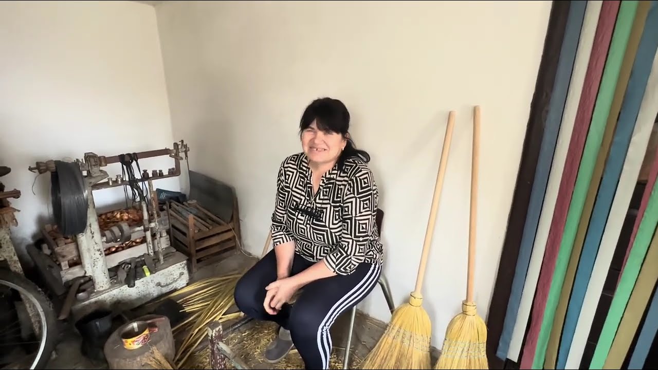 Мови різні, сімʼя одна. Чомонин, село на Закарпатті. Угорськомовна Україна. West Ukraine now