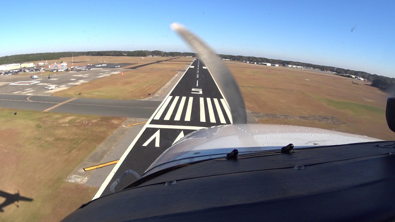 Landing at KMQI Runway 5  Dare County Regional Airport