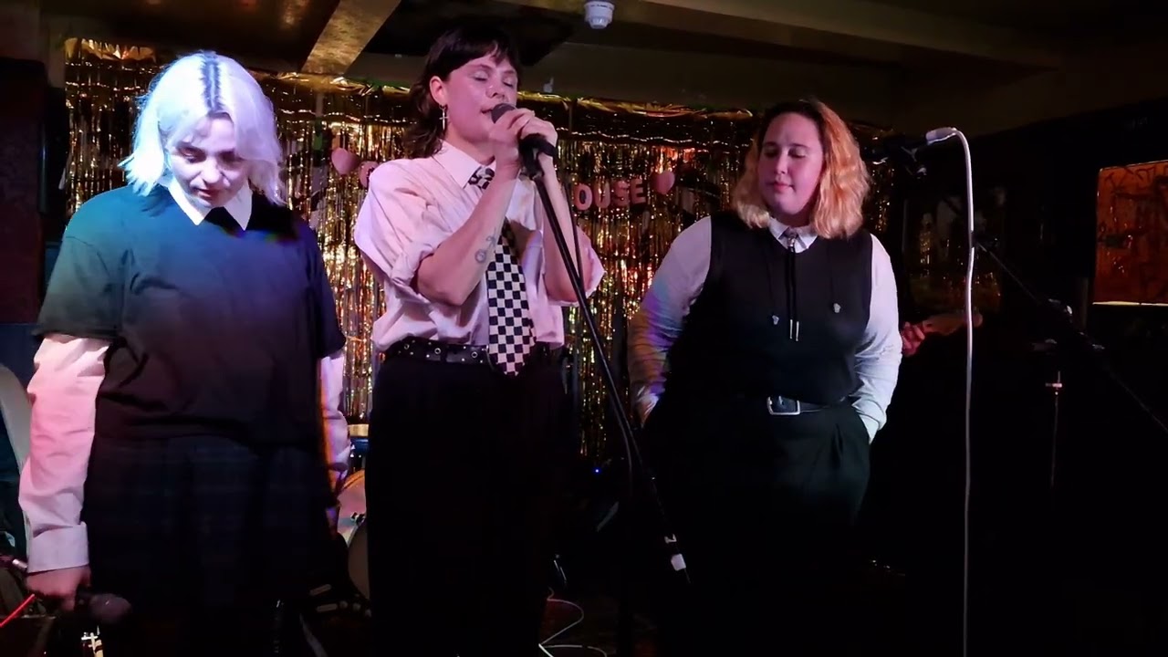 Grandmas House - Haunt Me [The Old England, Bristol - 15.11.2024]