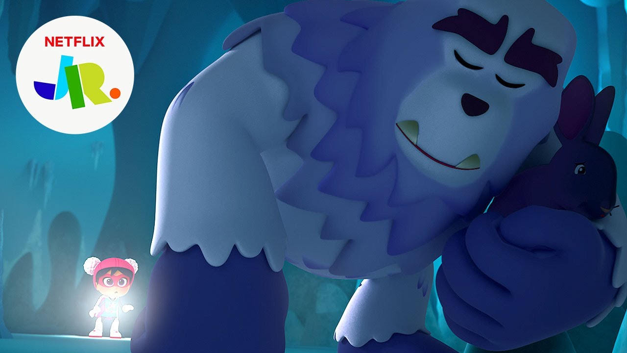 Searching for SnowFoot 👣 StarBeam | Netflix Jr