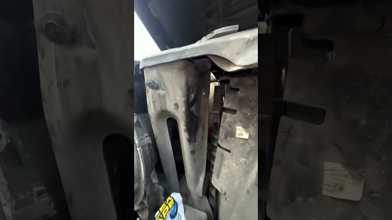How to access hood bonnet on Land Rover RANGE ROVER L322 2006 - 2009 if cable for handle breaks
