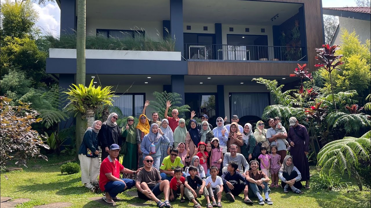 Happy Family Gathering di Villa Semilir Gadog | Ide main game bareng keluarga. #family #happy #jimny