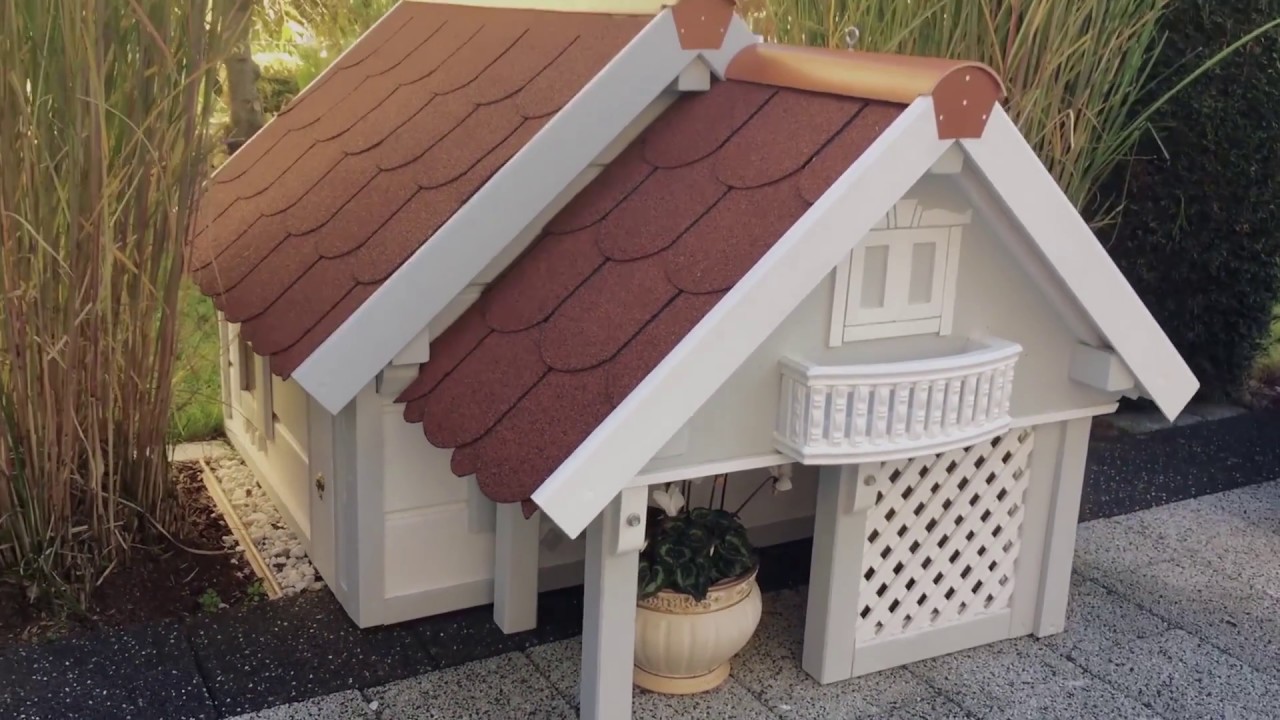 Rasenmäh Roboter von Gardena mit eigener luxus Garage