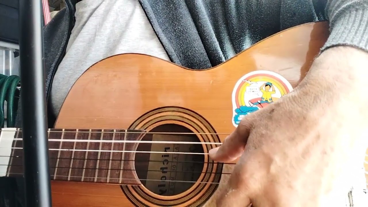 Guitarra suena más bajo 1