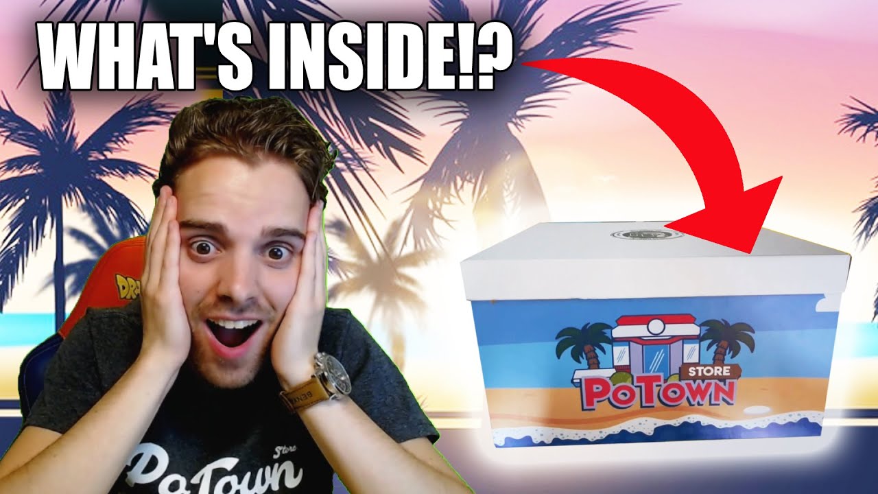 MUST SEE 😱 - PoTown Store GIFT BOX Unboxing INSANE Goodies (Pokemon TCG)