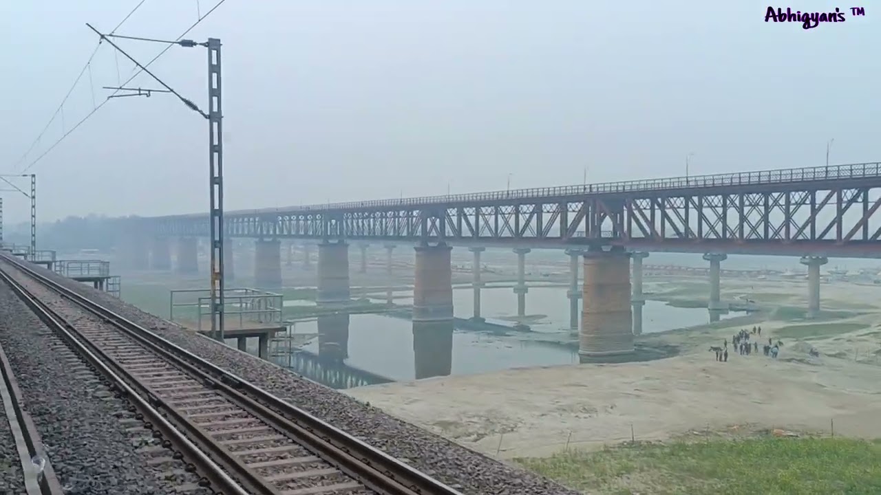 Saharanpur - Prayag Sangam NAUCHANDI EXPRESS crosses Ganga river at Phaphamau | Lord Curzon Bridge