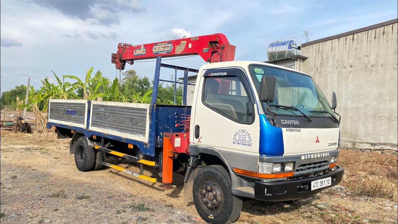 Bán Xe Cẩu Mitsubishi 4.5 Tấn – gắn Cẩu UNIC 360, 4 Khúc, Hạ Tải Còn 2 Tấn – Giá Rẻ Bất Ngờ!