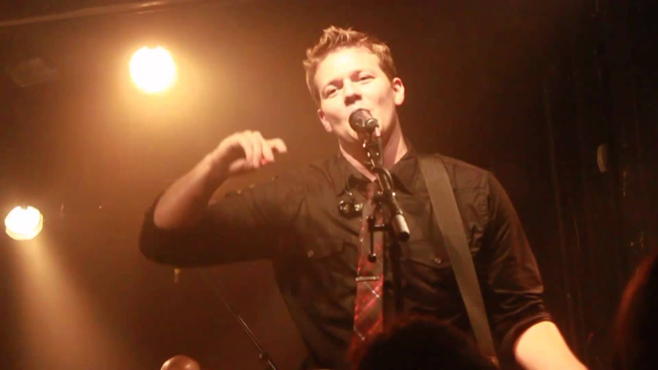 Tyler Ward - LMFAO - PARTY ROCK (Rap freestyle - Concert in Paris) 1st Part