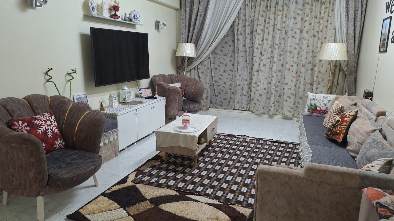 حسبي الله ونعم الوكيل لكى من الله ماتستحقى كلهم دعوا عليكى احنا شبعانين من يومنا مش جعانين زيك