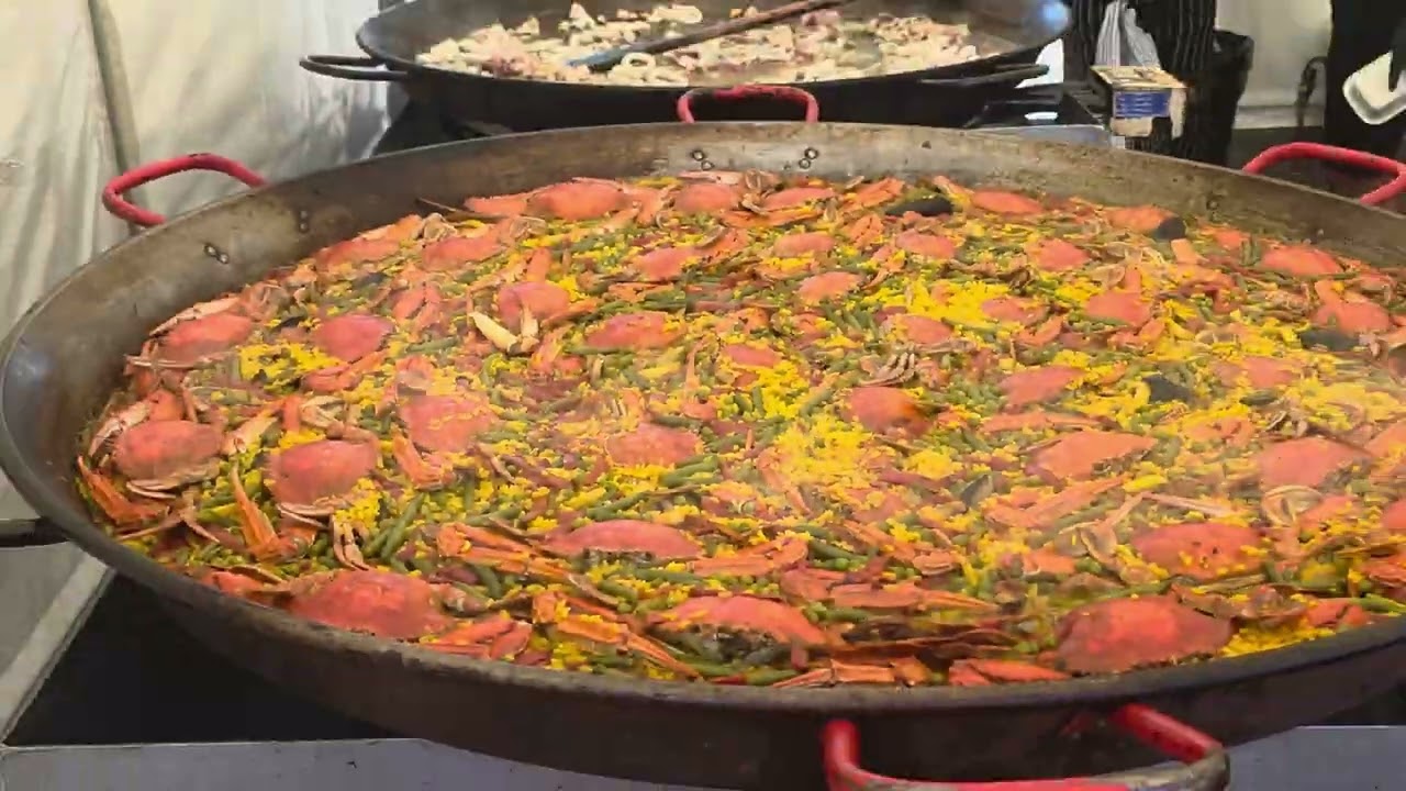 SPANISH SEAFOODS PAELLA#foodlover #seafoodstreetfood #paellalovers 