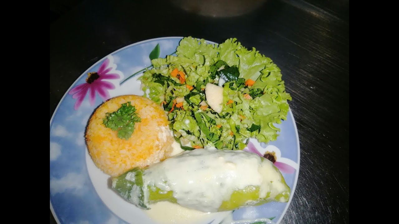 Pepinos rellenos con pechuga y algo más.