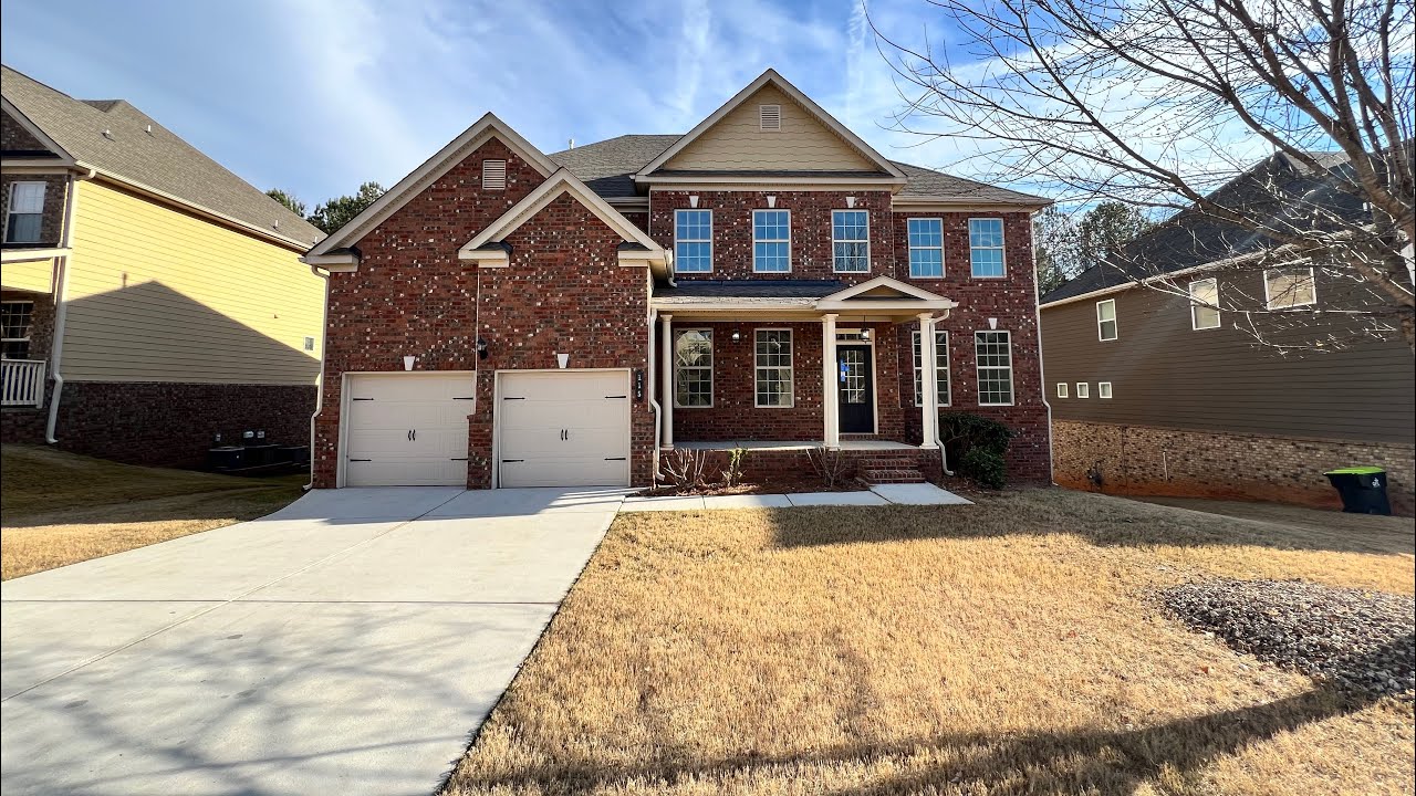 🚨HUGE🚨 Beautiful home with apartment basement in Covington, Ga.