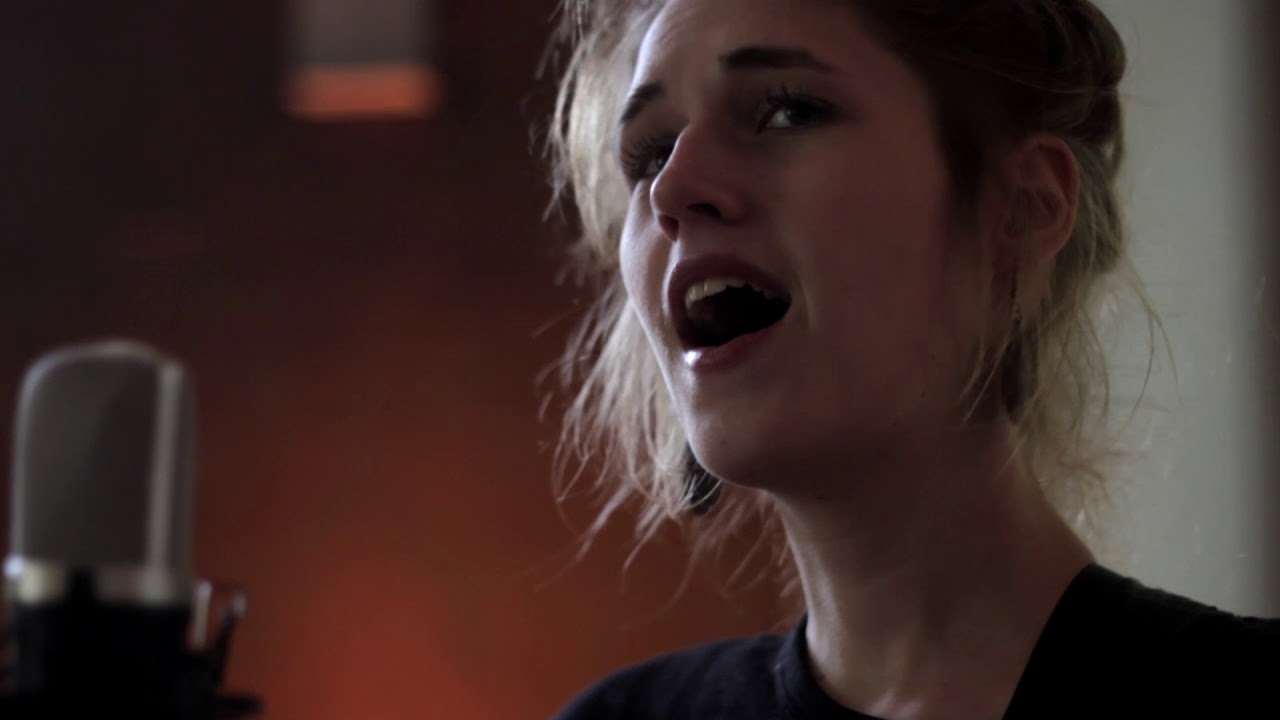 Josephine - Right - Indies Keeping Secrets Brussels (live)