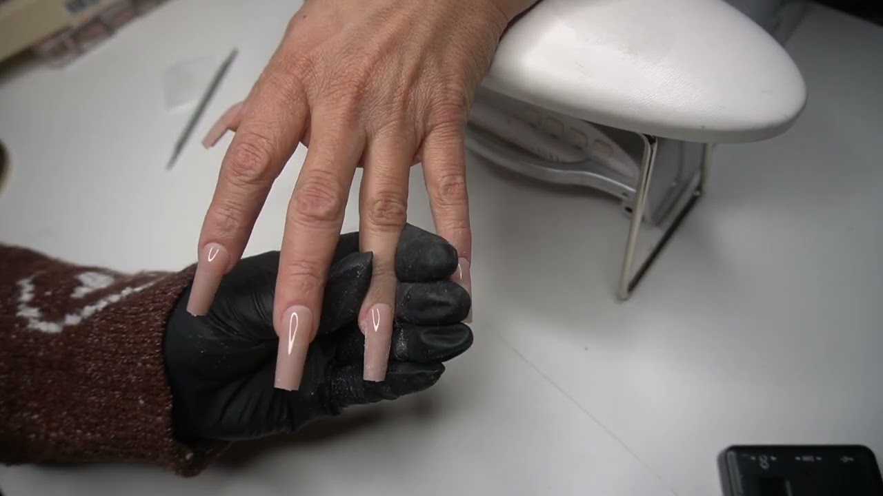USING: APRES NEUTRAL TIPS , OMBRE ON GELX ??