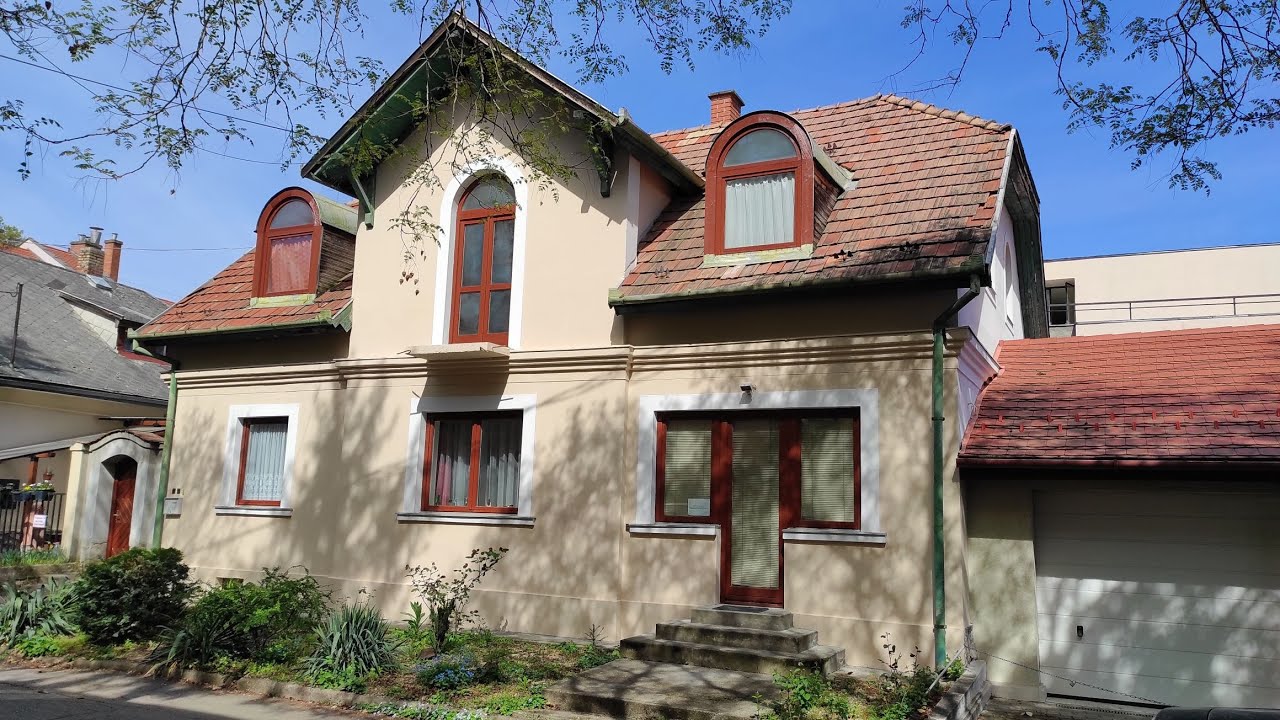 ELADVA!!!  Eger, Orgonás téren eladó családi ház irodával. Részletek a leírásban és az oc.hu-n!