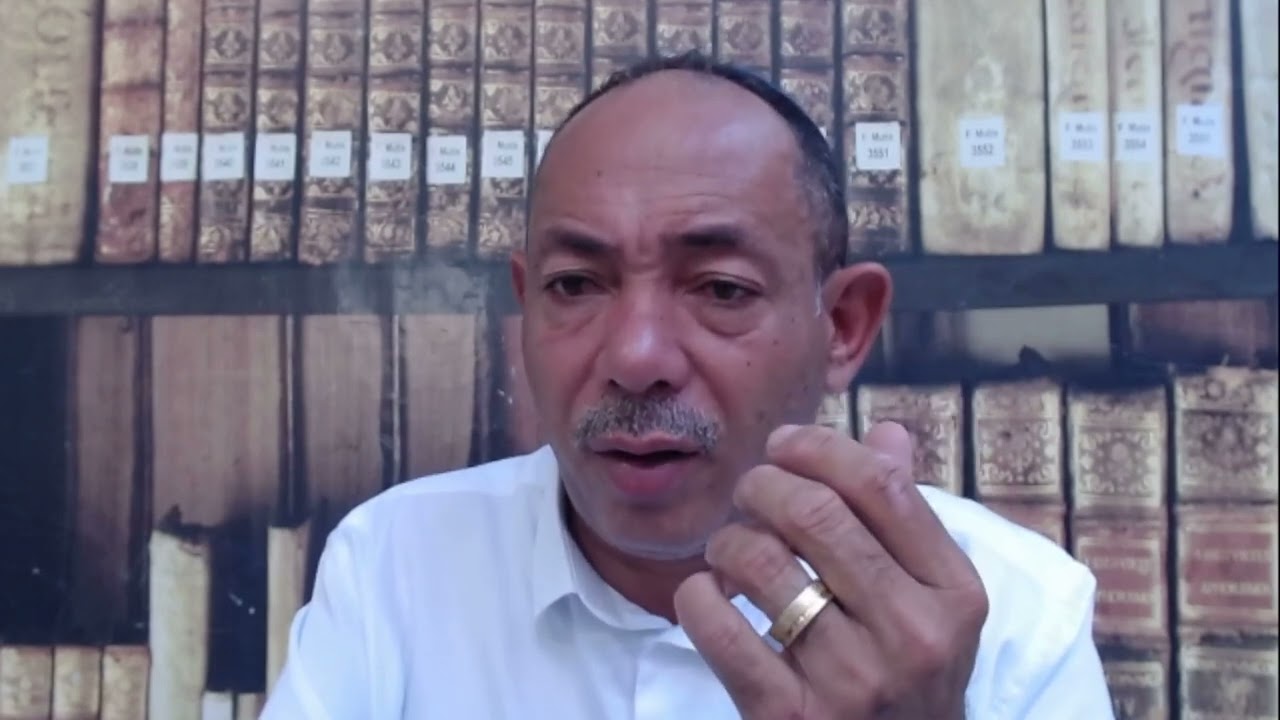 Sonhar com um dem&ocirc;nio de capa preta sem ver a cara dele acompanhado por mais dois significado