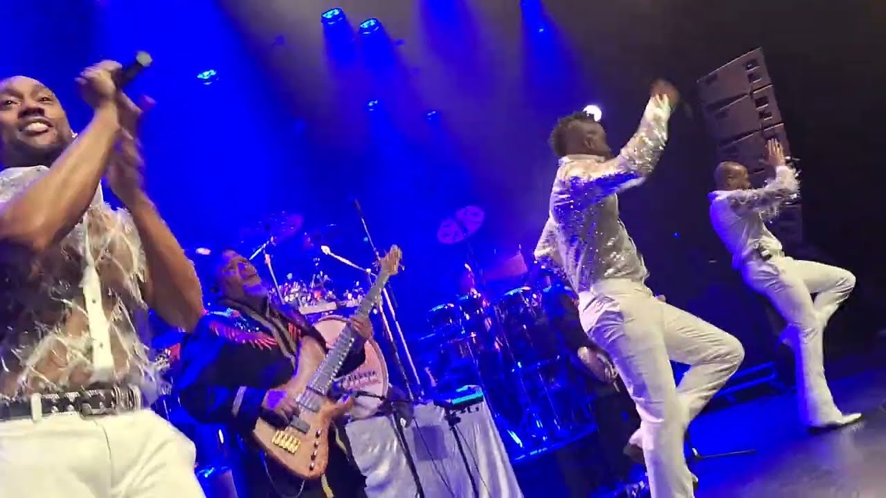 EARTH, WIND & FIRES / CHICAGO FUNK : And Love Goes On - Zoetermeer, Boerderij - December 8, 2023