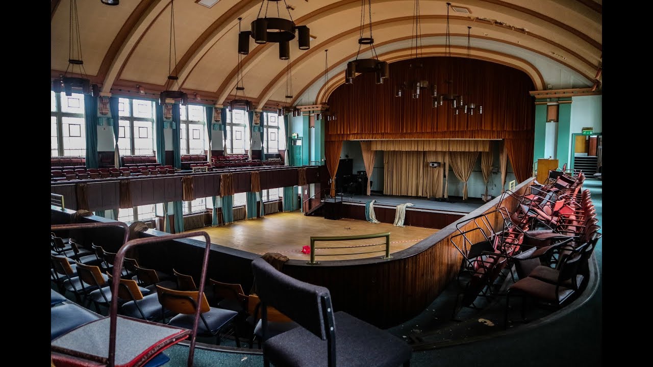 Massive Abandoned College Campus in Great Condition - Urbex Lost Places Scotland